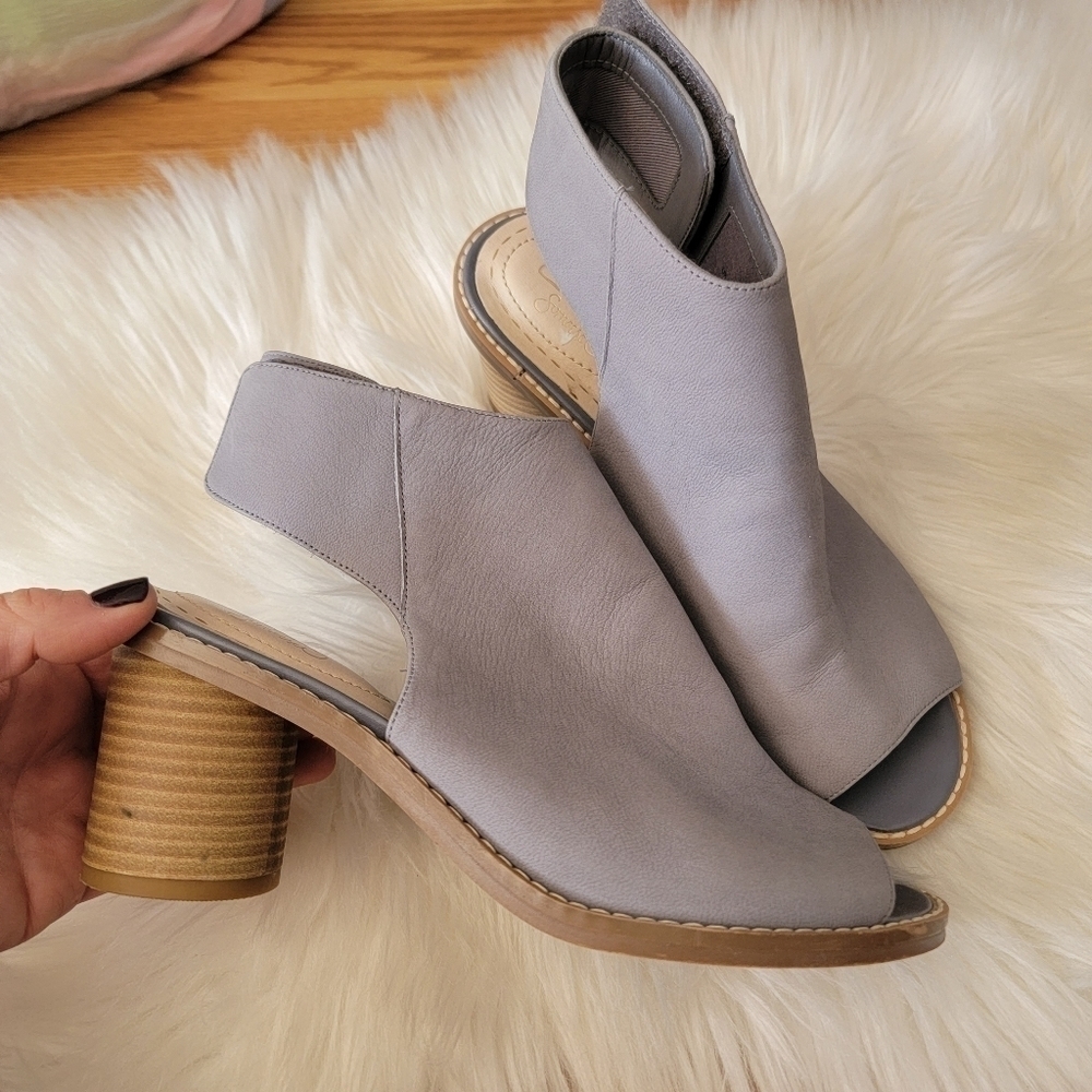 Clark's Somerset Glacier Charm Leather Sandal 7.5